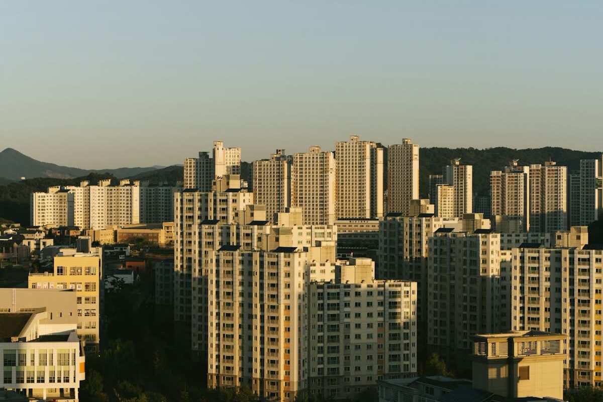 도심의 고층 아파트 단지